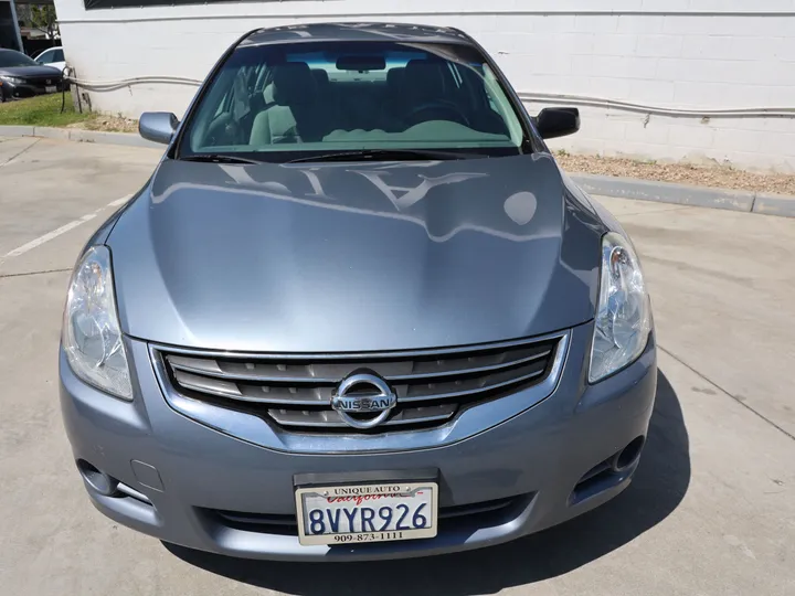 BLUE, 2010 NISSAN ALTIMA Image 2