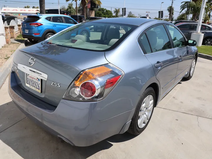 BLUE, 2010 NISSAN ALTIMA Image 5