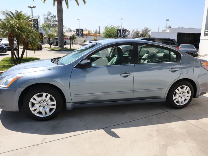 BLUE, 2010 NISSAN ALTIMA Image 6