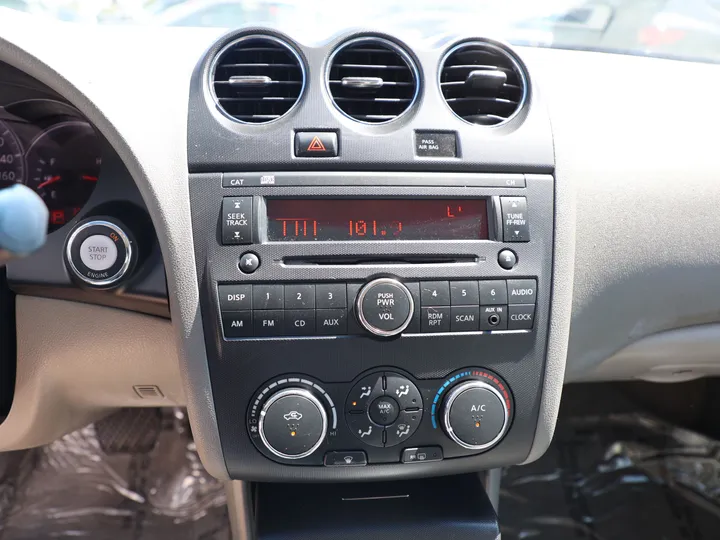 BLUE, 2010 NISSAN ALTIMA Image 12