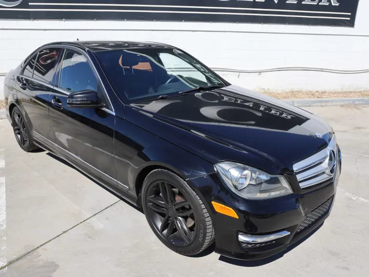 BLACK, 2013 MERCEDES-BENZ C-CLASS Image 3