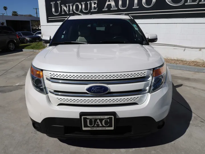 WHITE, 2012 FORD EXPLORER Image 2