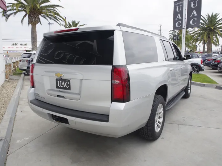 SILVER, 2019 CHEVROLET SUBURBAN Image 6