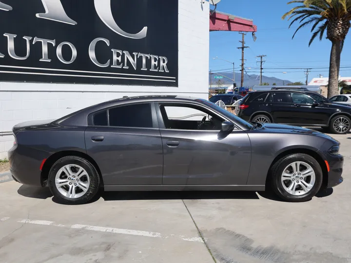 GRAY, 2019 DODGE CHARGER Image 4