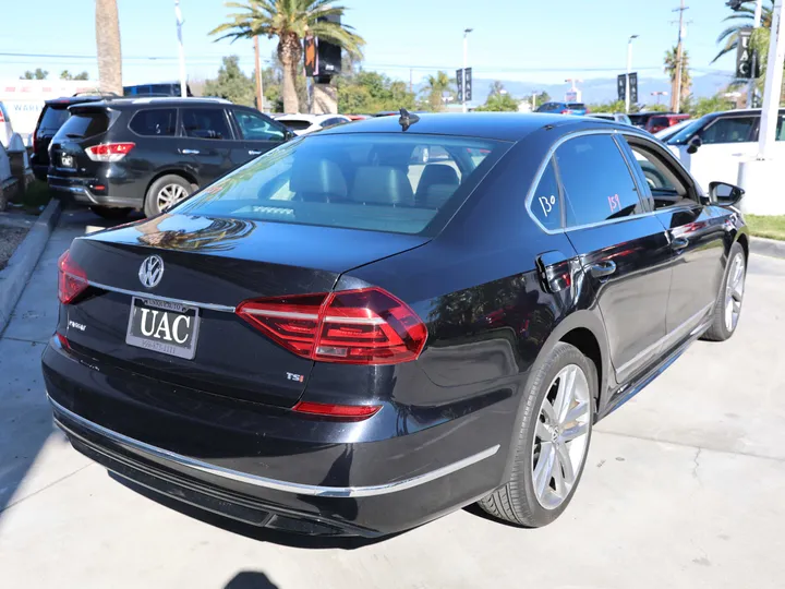 BLACK, 2017 VOLKSWAGEN PASSAT Image 5