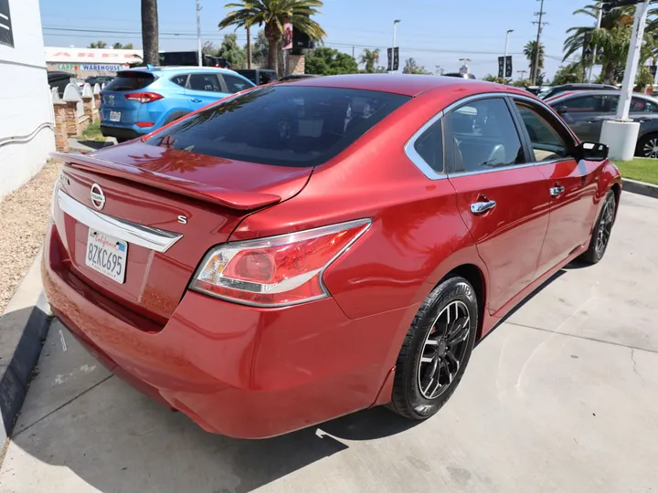 RED, 2015 NISSAN ALTIMA Image 5