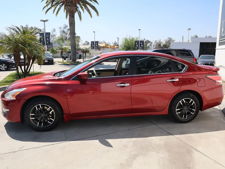 RED, 2015 NISSAN ALTIMA Image 7