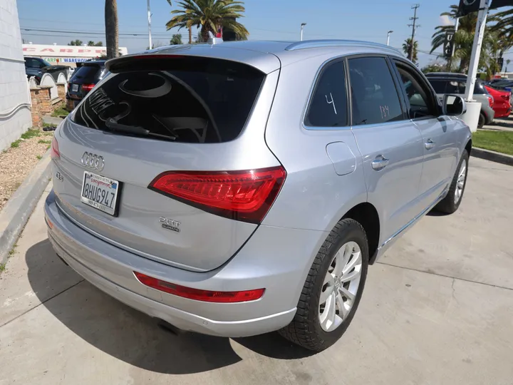 SILVER, 2016 AUDI Q5 Image 5