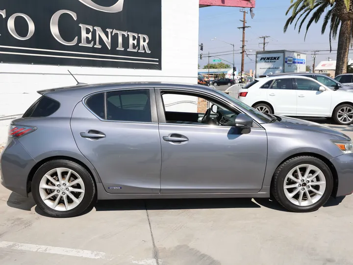 GRAY, 2012 LEXUS CT Image 4