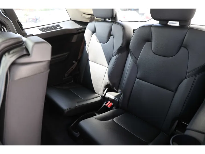 WHITE, 2016 VOLVO XC90 Image 14