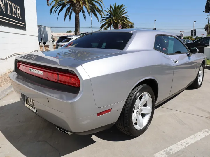 SILVER, 2014 DODGE CHALLENGER Image 5