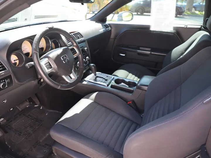 SILVER, 2014 DODGE CHALLENGER Image 7