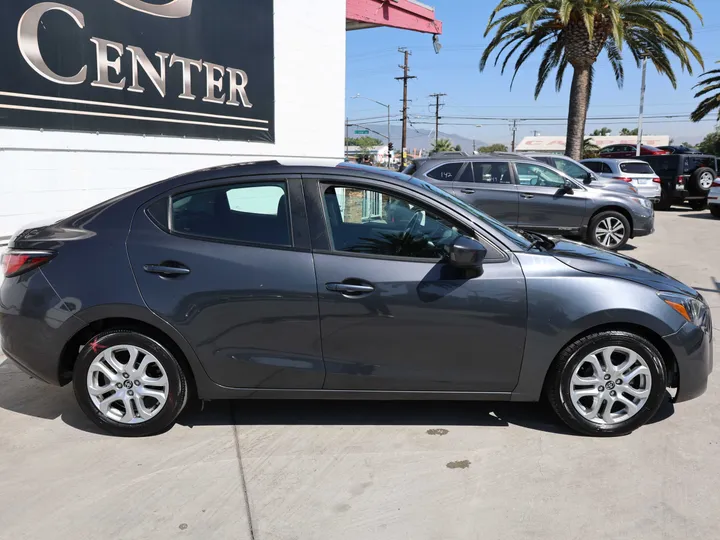 GRAY, 2017 TOYOTA YARIS IA Image 4