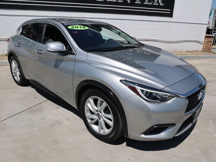 SILVER, 2018 INFINITI QX30 Image 3