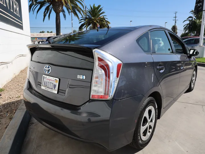 GRAY, 2013 TOYOTA PRIUS Image 4