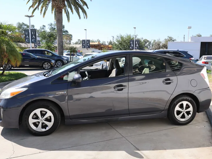 GRAY, 2013 TOYOTA PRIUS Image 6