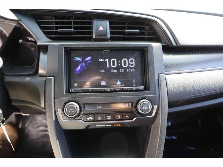 WHITE, 2018 HONDA CIVIC Image 10