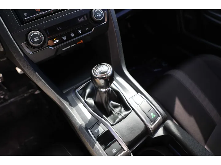 WHITE, 2018 HONDA CIVIC Image 11