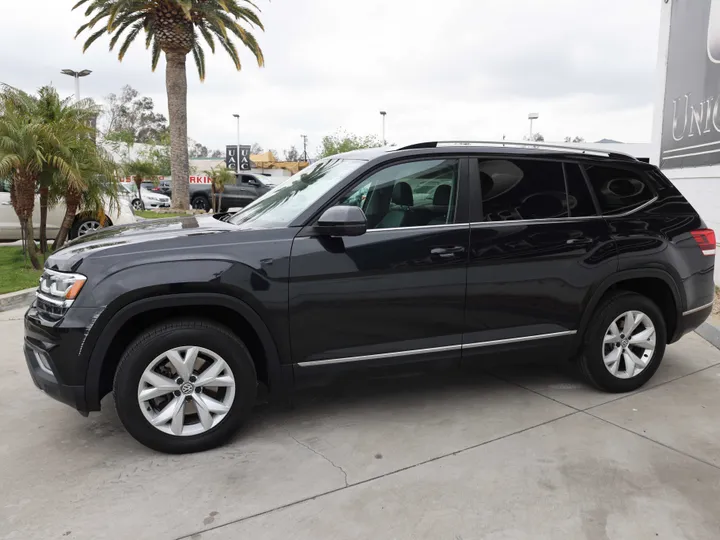 BLACK, 2018 VOLKSWAGEN ATLAS Image 6