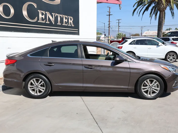 BROWN, 2017 HYUNDAI SONATA Image 4