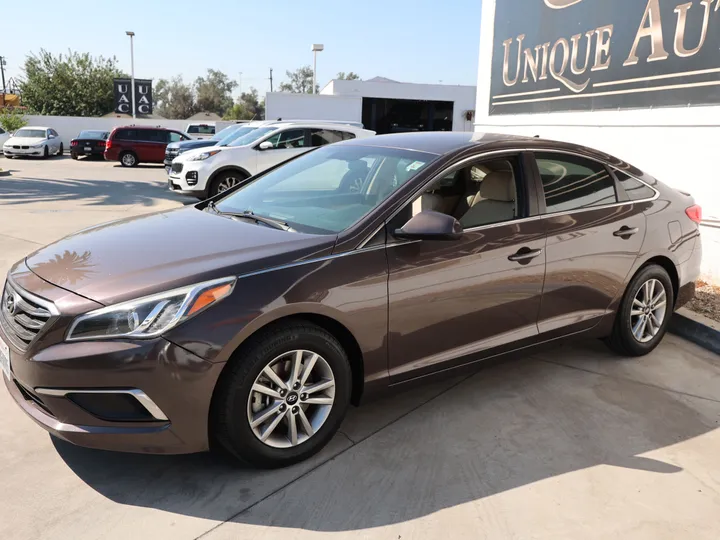 BROWN, 2017 HYUNDAI SONATA Image 5