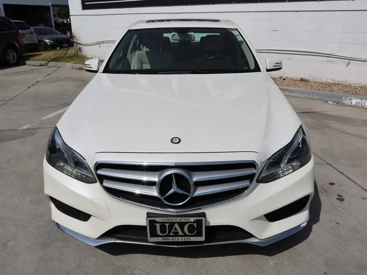 WHITE, 2015 MERCEDES-BENZ E-CLASS Image 2