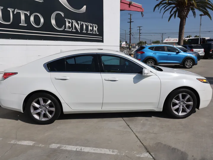 WHITE, 2013 ACURA TL Image 4