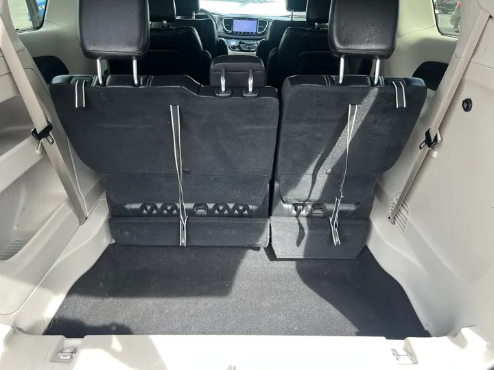 BLACK, 2022 CHRYSLER PACIFICA Image 22