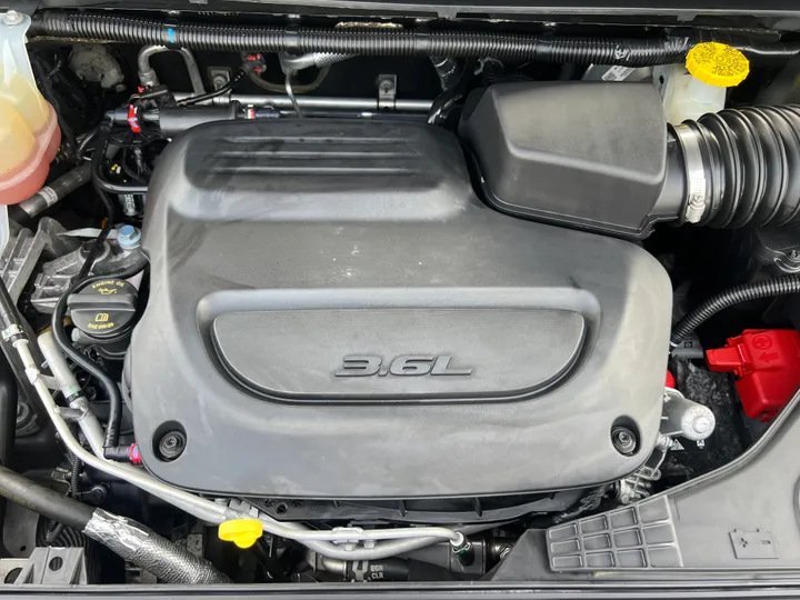 BLACK, 2022 CHRYSLER PACIFICA Image 24