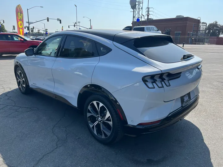 WHITE, 2021 FORD MUSTANG MACH-E Image 6