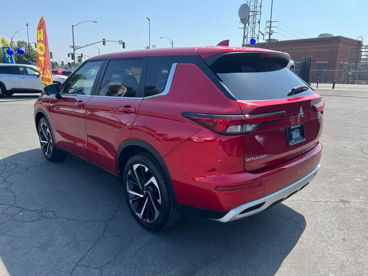 RED, 2024 MITSUBISHI OUTLANDER Image 6