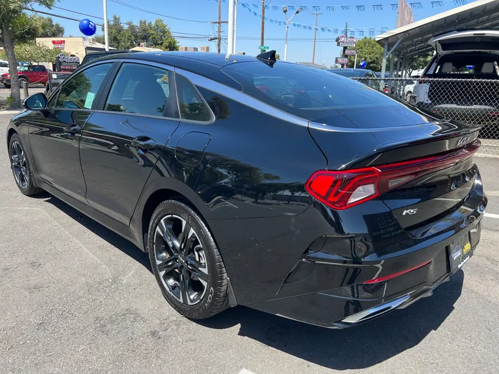 BLACK, 2022 KIA K5 Image 6