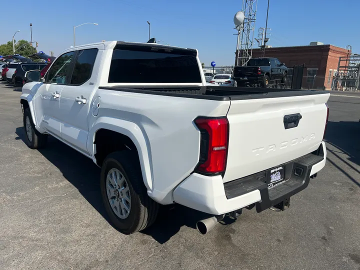 WHITE, 2024 TOYOTA TACOMA DOUBLE CAB Image 5