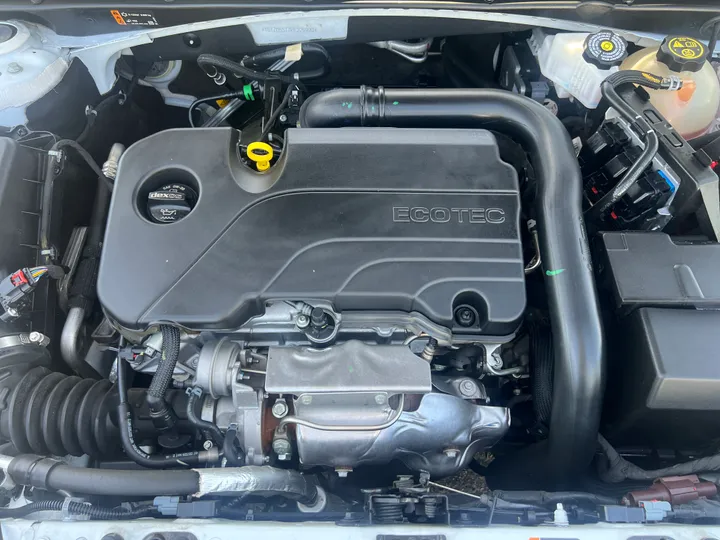 WHITE, 2023 CHEVROLET MALIBU Image 20