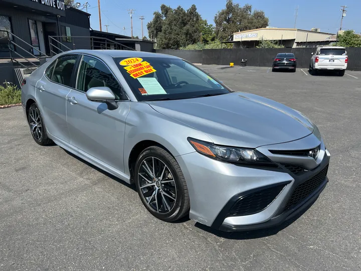 SILVER, 2024 TOYOTA CAMRY Image 4