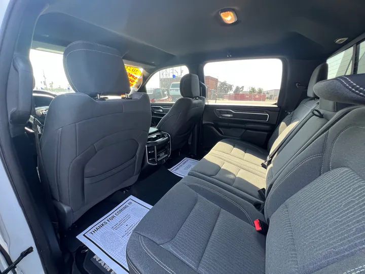 WHITE, 2021 RAM 1500 CREW CAB Image 9