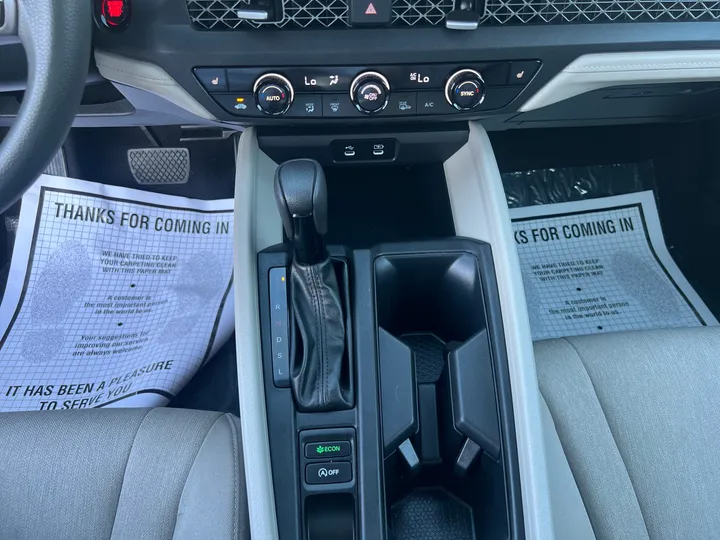 WHITE, 2023 HONDA ACCORD Image 18