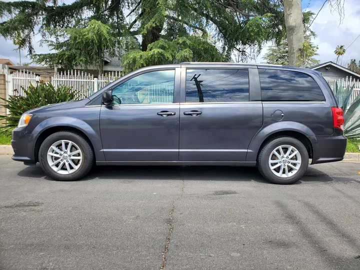 GREY, 2018 DODGE GRAND CARAVAN PASSENGER Image 5