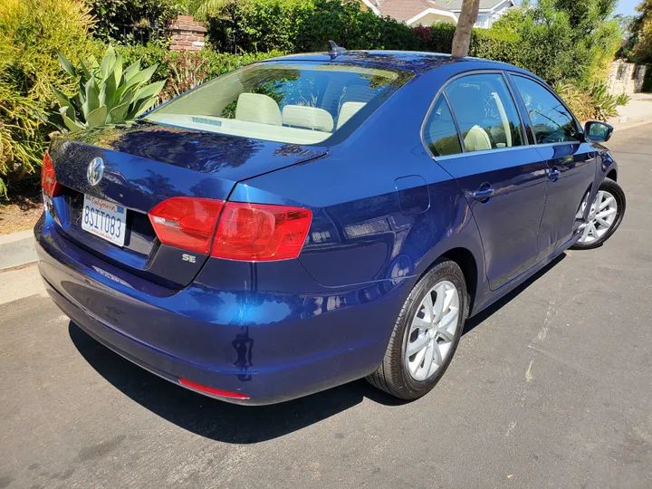 BLUE, 2014 VOLKSWAGEN JETTA Image 4