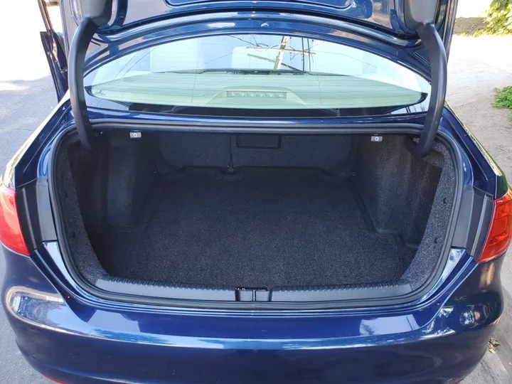 BLUE, 2014 VOLKSWAGEN JETTA Image 24