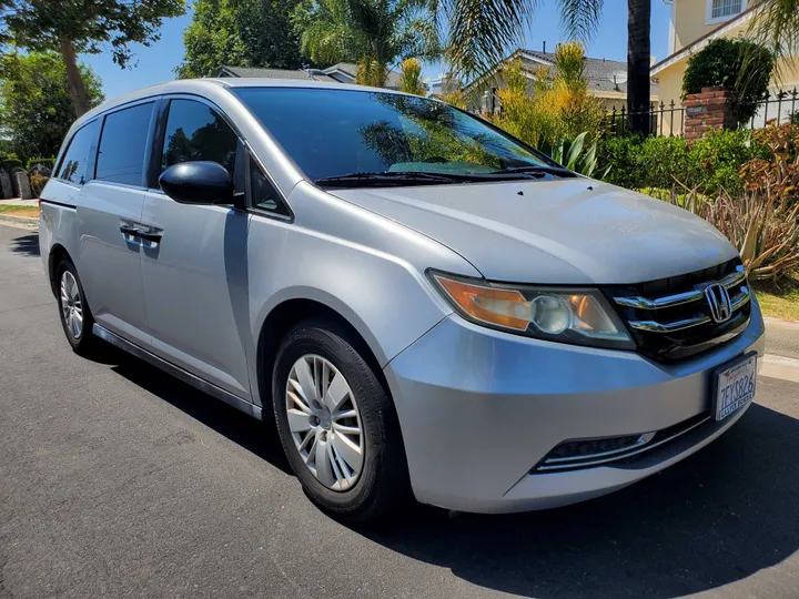 SILVER, 2014 HONDA ODYSSEY Image 2