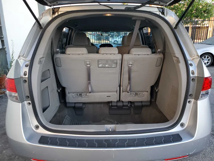 SILVER, 2014 HONDA ODYSSEY Image 24