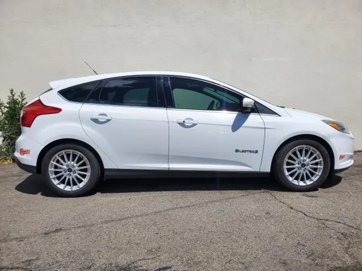 WHITE, 2014 FORD FOCUS ELECTRIC Image 6