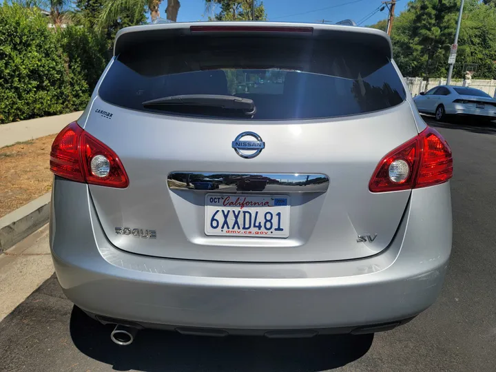 SILVER, 2012 NISSAN ROGUE Image 6