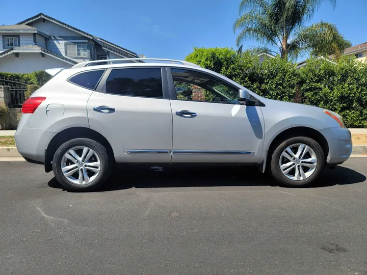 SILVER, 2012 NISSAN ROGUE Image 8