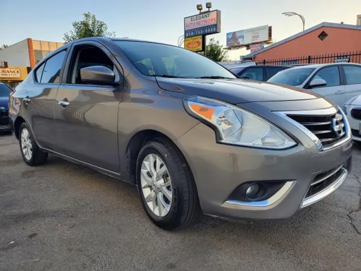 GRAY, 2015 NISSAN VERSA Image 3