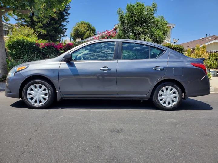 GRAY, 2018 NISSAN VERSA Image 5