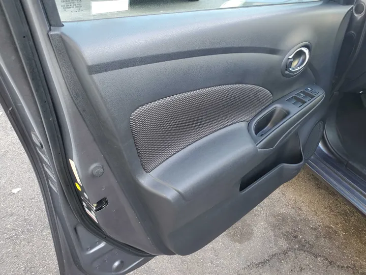 GRAY, 2018 NISSAN VERSA Image 18