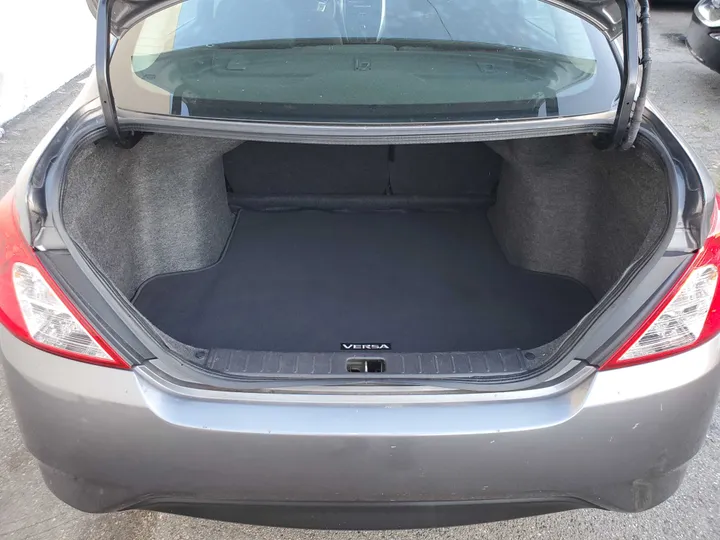 GRAY, 2018 NISSAN VERSA Image 22