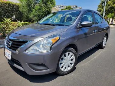 GRAY, 2018 NISSAN VERSA Image 